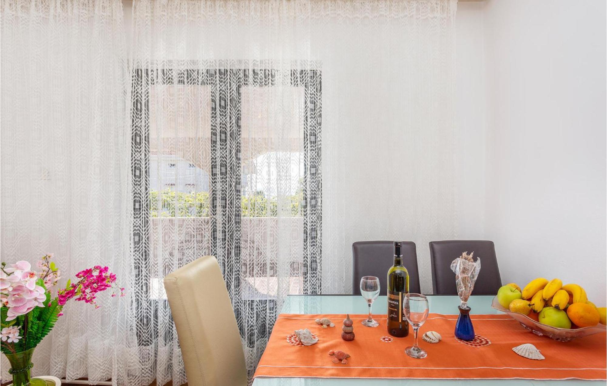 Gorgeous Apartment In Pinezici With Kitchen Exteriér fotografie